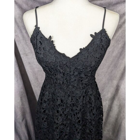 ASTR The Label Gothic Floral Lace Overlay Dress Size Medium - Picture 10 of 13